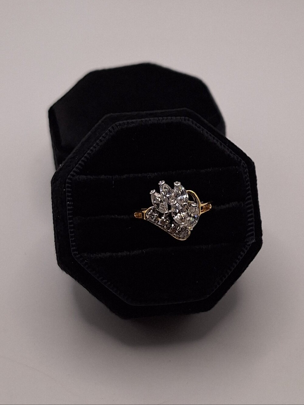 Swarovski Crystal Gold Tone Cluster Statement Ring Size 7.5 New